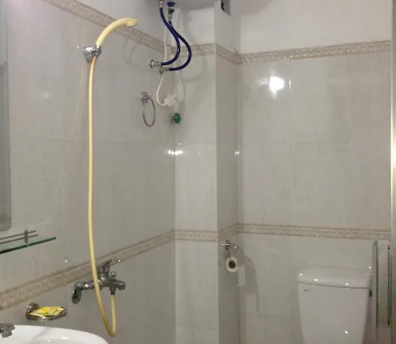 Trang Hotel 2*